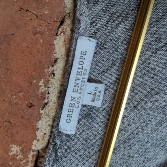 Green Envelope Large Black & Gray Cozy V-Neck‎ Sweater - Picture 4 of 8